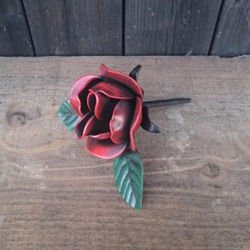 アイアン製 薔薇 飾り 表札周り 門柱アクセント アンティーク調バラ 外壁 鉄製 ローズ 壁飾り リーフ 母の日 贈り物 5枚目の画像