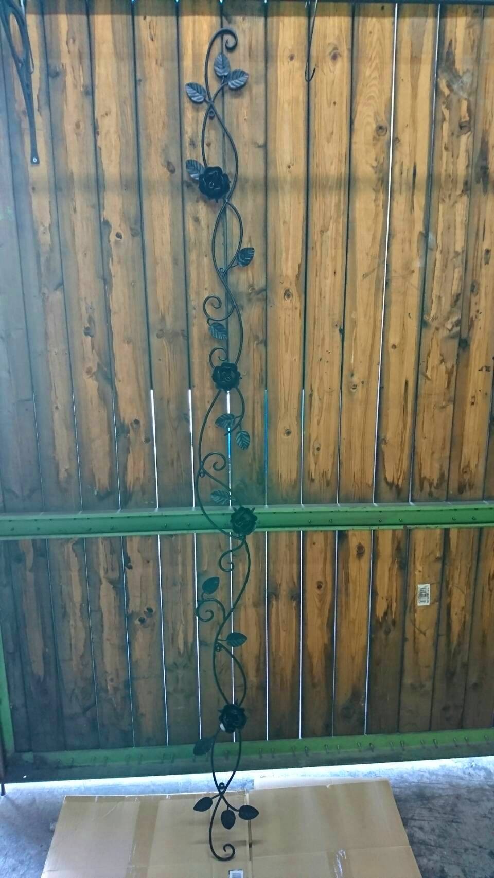 国産 薔薇の壁飾り 180cm 鉄製 窓飾りローズ ウォールデコ 壁掛け アンティーク調 バラ 外壁装飾