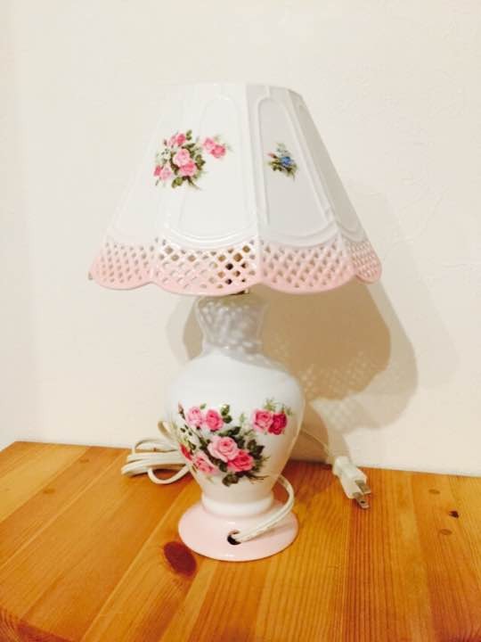 アンティーク スタンドライト 陶器製 ランプ 花柄 Amazon.co.jp : KY LEE 陶器 デスクライト 花唐草模様 テーブル