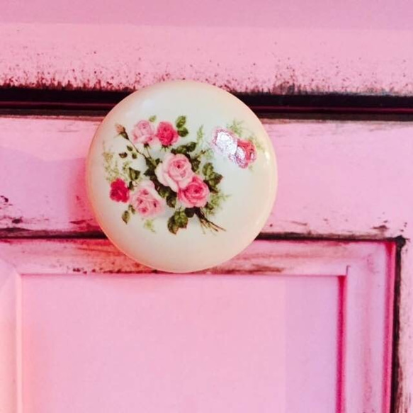 薔薇のノブ 陶器製 つまみ Mサイズ セラミック 日本製 取っ手 薔薇