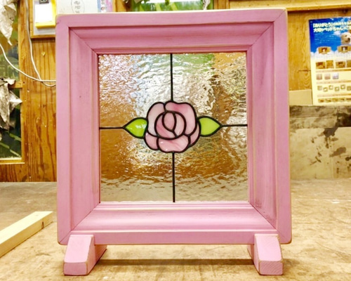 ステンドグラス 薔薇 アンティークローズのパネル 30cm角 木枠・専用