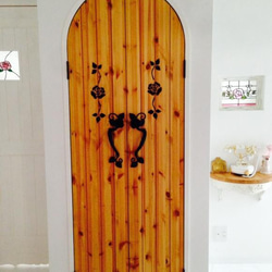 木製 アーチドア カントリー 家具 観音扉 片開きドア 建具 室内ドア ナチュラル カフェ インテリア 3枚目の画像