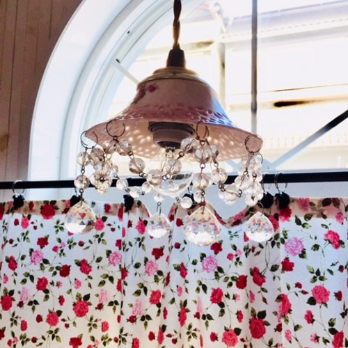 薔薇のシェード シャンデリア 陶器製 灯具付きランプ ピンク吹き 照明