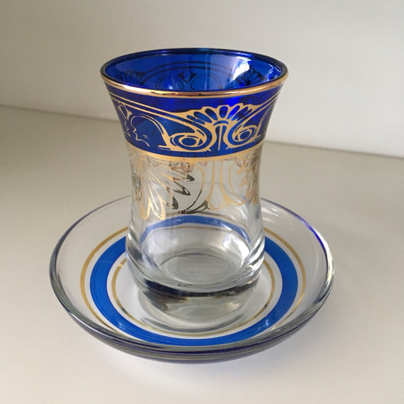 【希少】ホワイトレース ハンドル付き 盛り上げ グラス カップ ソーサー 希少】白レース ハンドル付き 盛り上げ グラス カップ ソーサー