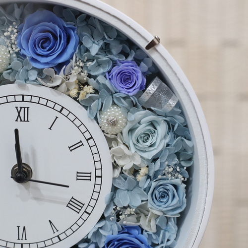 ブルーの幸せを呼ぶ華やか花時計