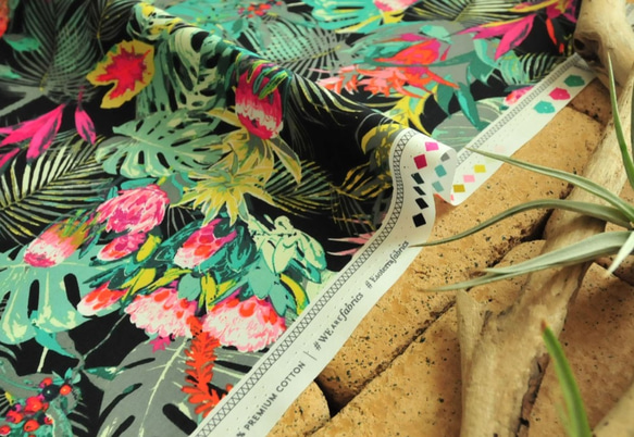 Tropicalia Dark  -ART GALLERY FABRICS -EST 3枚目の画像