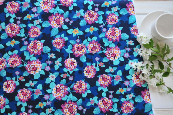 生地 Lantana Teal  -ART GALLERY FABRICS　-Mediterraneo 1枚目の画像