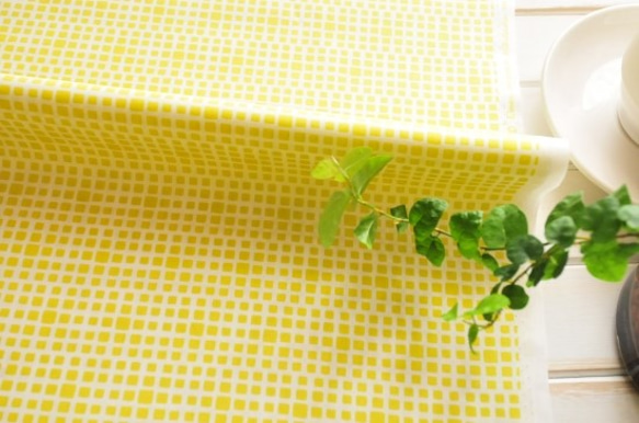 ART GALLERY FABRICS *Squared* Lemongrass  SE-603 4枚目の画像