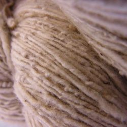 e-cotton(eco＋cotton）手紡ぎ　草木染め糸かせ　うぐいす 2枚目の画像