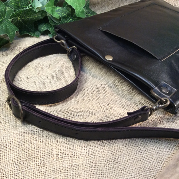 W25　iPadとiPadminiが入るショルダーバッグ 国産馬革ブラック 3枚目の画像