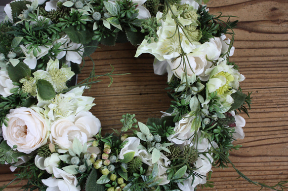 【たくさんの再販】White&Greenリース　white紫陽花&クリスマスローズ 8枚目の画像