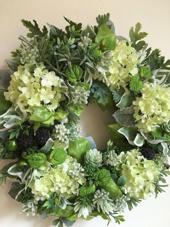 《たくさんの再販》〜グリーンスノーボールリース〜