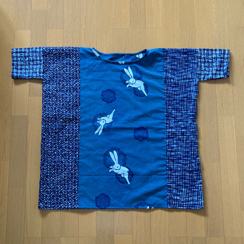浴衣リメイク】うさぎのチュニックブラウス・Tシャツ(中青) ブラウス 