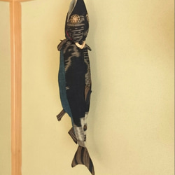 古布でつくった、新巻鮭の飾り物 4枚目の画像