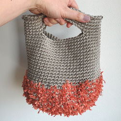 リネンかぎ針編みバッグ　オレンジフリンジ 2枚目の画像