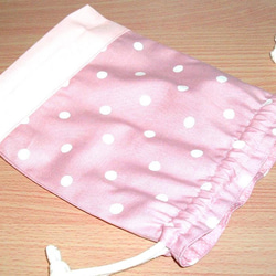 【入園入学準備】　２層切り替えのレッスンバッグと給食袋セット　マチ付き　ピンクに白のドット 5枚目の画像