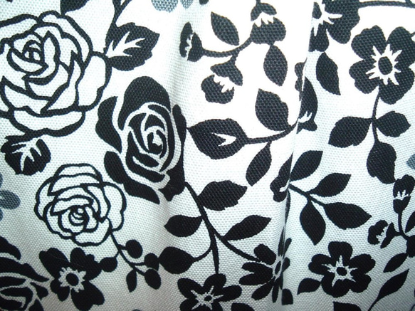 薔薇と小花のグラニーバッグ　白地 6枚目の画像