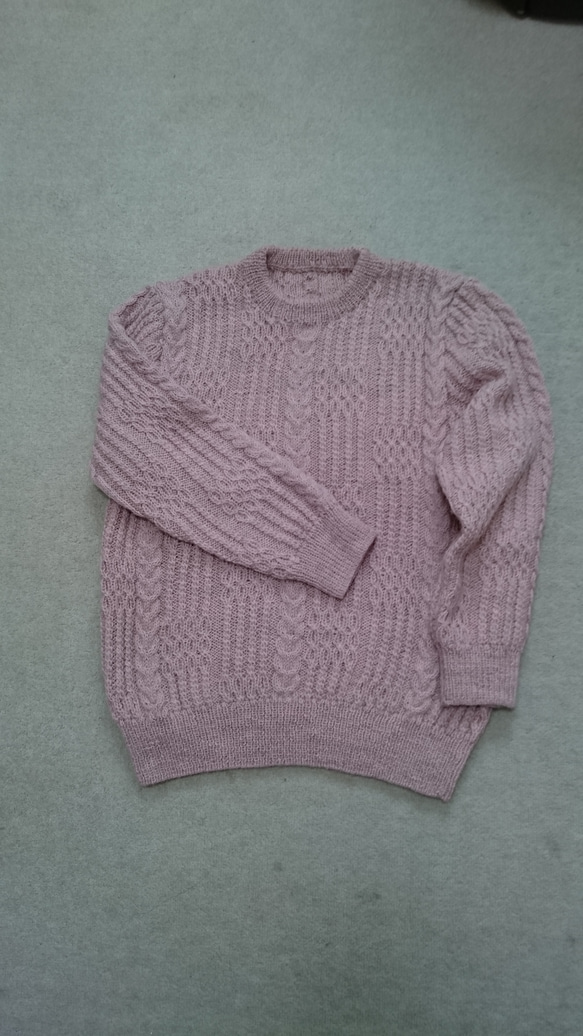 アルパカの温かなセーター 1枚目の画像