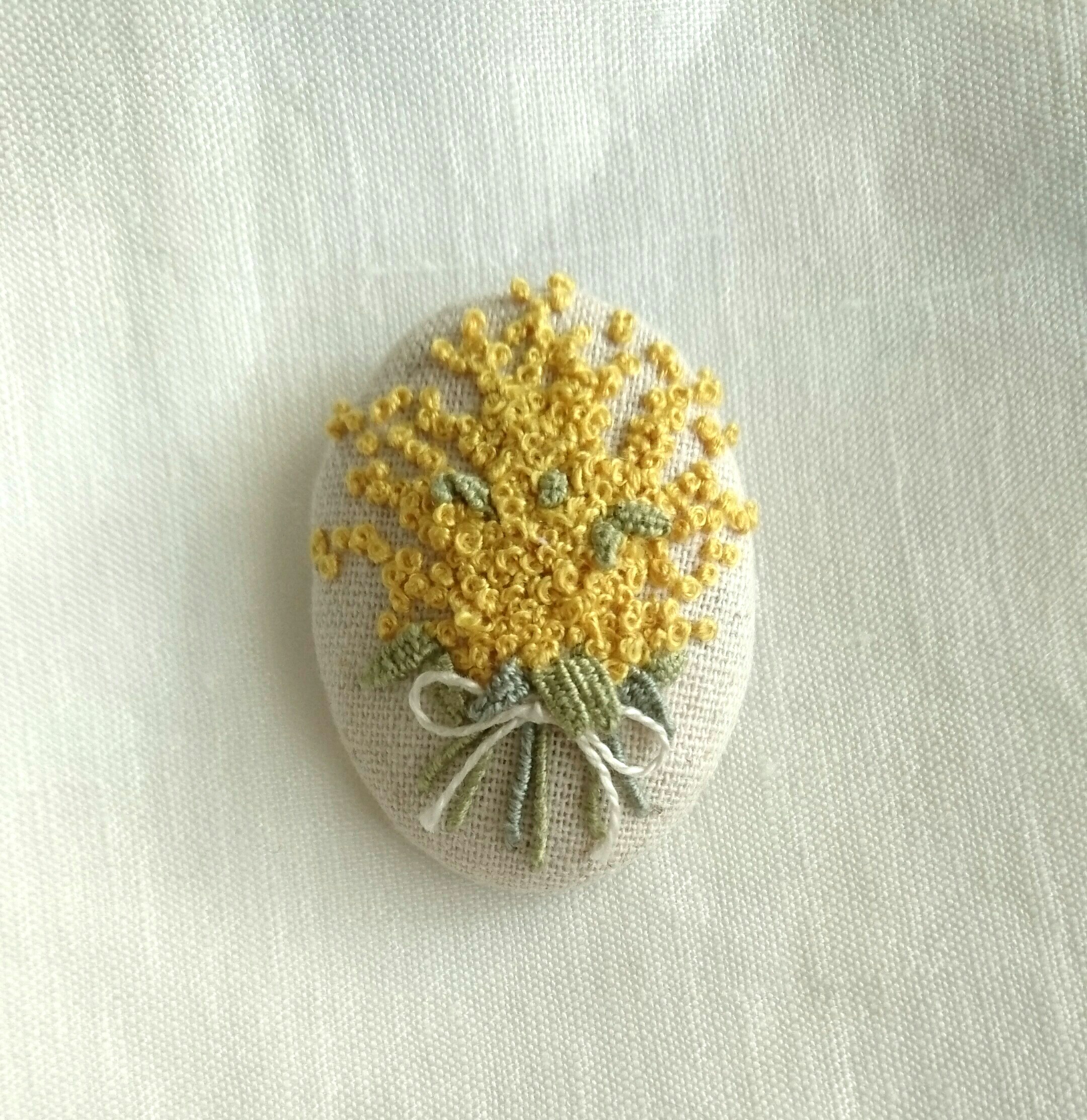 まなみんです　秋のブーケブローチ＋紅葉の立体刺繍ブローチ まなみんです 秋のブーケブローチ＋紅葉の立体刺繍ブローチ