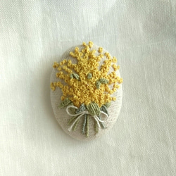 《受注制作》刺繍ブローチ mimosa bouquet ②(ミモザ　ブーケ) 1枚目の画像