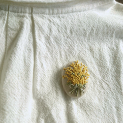 《受注制作》刺繍ブローチ mimosa bouquet ②(ミモザ　ブーケ) 4枚目の画像