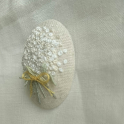 〈受注製作〉刺繍ブローチ white bouquet① 3枚目の画像