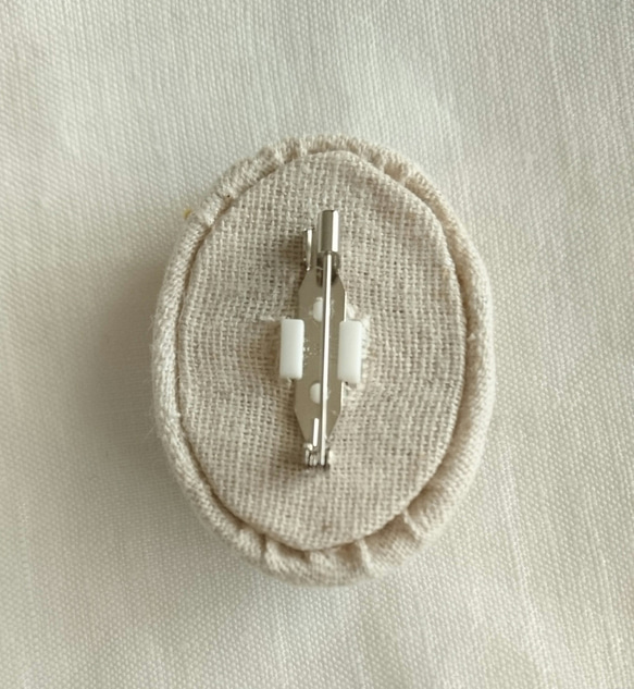 〈受注製作〉刺繍ブローチ white bouquet① 5枚目の画像