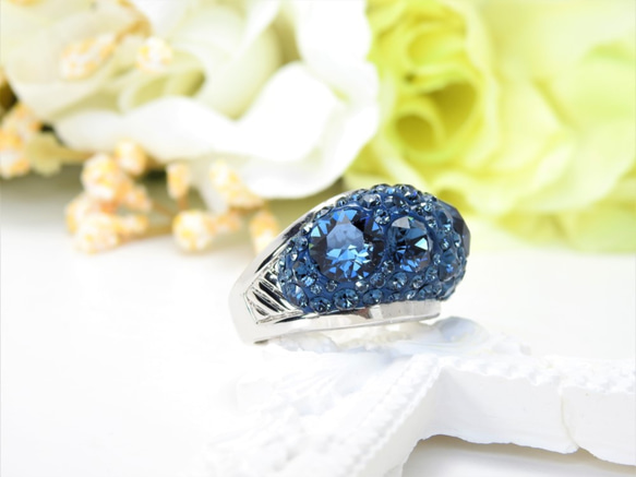 スワロフスキー】ディープ ブルー の ボリュームリング 指輪・リング