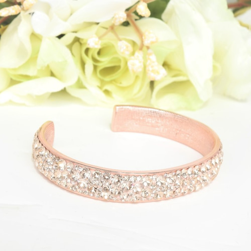 送料無料！【スワロフスキー】ピンクゴールドのブレスレット バングル