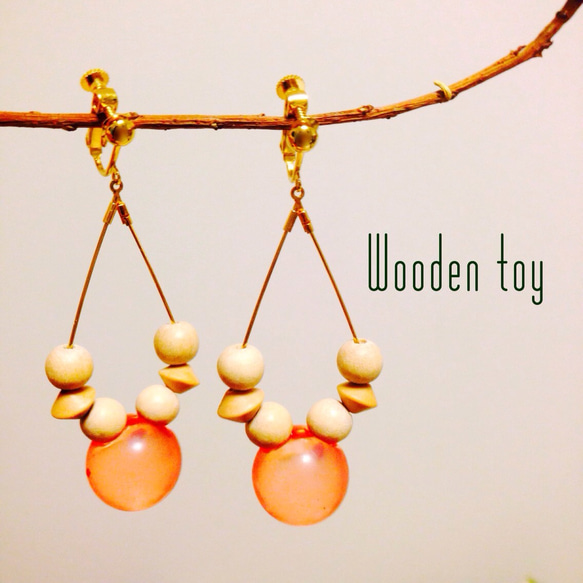 【vintage】Wooden toyイヤリング【clear red】 1枚目の画像