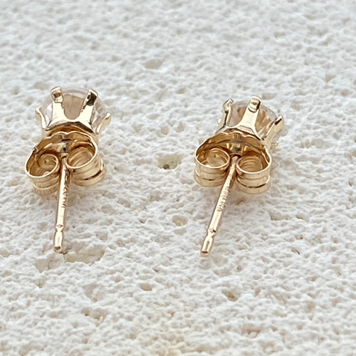 14kgf 天然石 ホワイトジルコン 4mm スタッドピアス 6本爪 一粒ピアス 