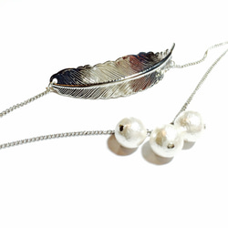 silver feather × triple cotton pearlブレスレット 3枚目の画像
