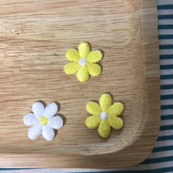 小花のアップリケ　3枚セット　イエロー＆ホワイト 2枚目の画像