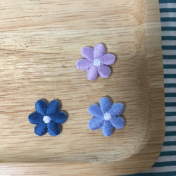 小花のアップリケ　3枚セット　ブルー系 2枚目の画像