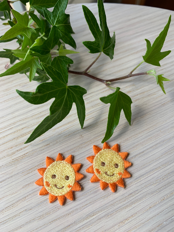 お日さまのアップリケ 2個セット ワッペン・アップリケ Chimo  