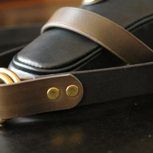 手染め ネイビームラ グレージュのシザーケース D.O.Lcraft （シザー