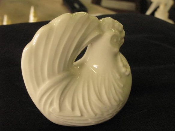 　ポーセリンアート 白磁,　鶏 3枚目の画像