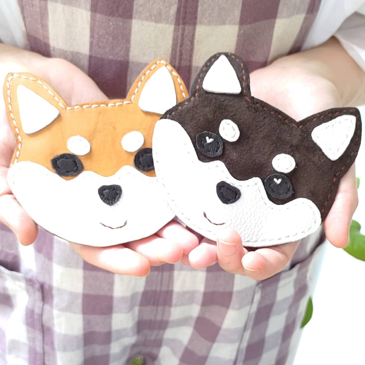 本革　手縫いの　柴犬　コインケース(ᐡ- ﻌ •ᐡ)　レザー