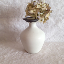 花器(ブロンズ×白マット) 1枚目の画像