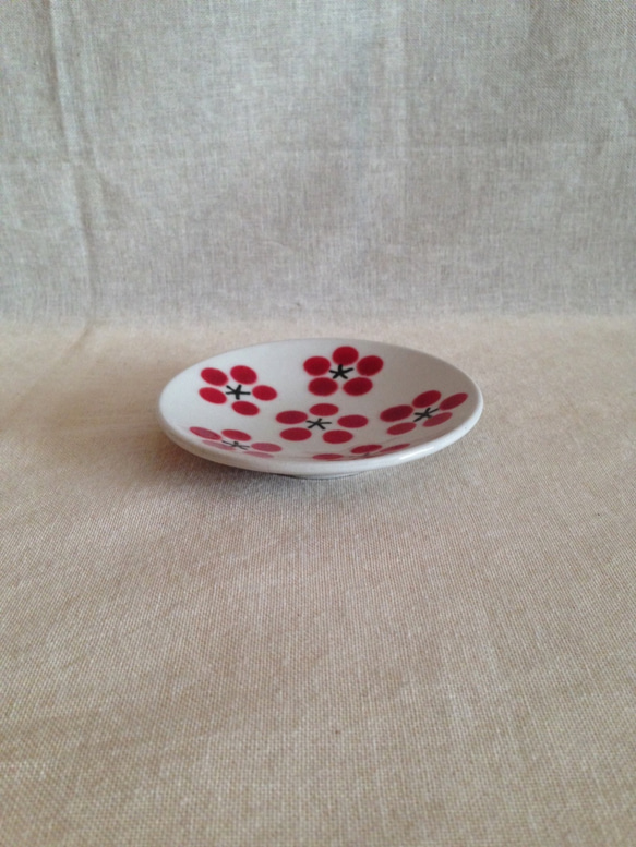 白磁豆皿(紅梅) 3枚目の画像