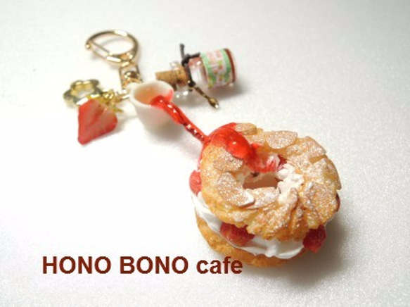 空中カップのパリブレスト　いちごバージョン　byHONO BONO cafe 1枚目の画像