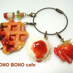ワッフルキーリング　いちごバージョン　by HONO BONO cafe 1枚目の画像