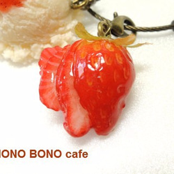 ワッフルキーリング　いちごバージョン　by HONO BONO cafe 2枚目の画像