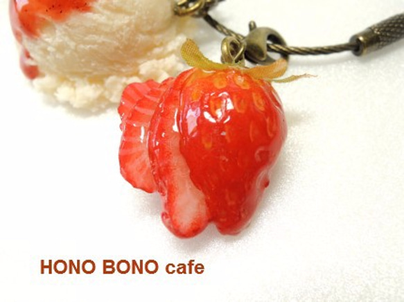 ワッフルキーリング　いちごバージョン　by HONO BONO cafe 2枚目の画像