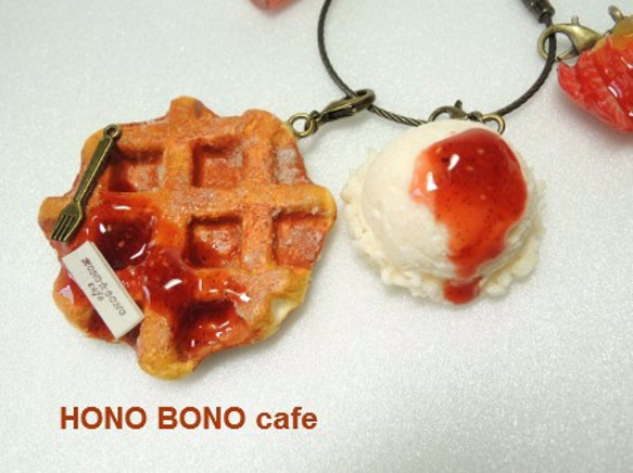 ワッフルキーリング　いちごバージョン　by HONO BONO cafe 3枚目の画像