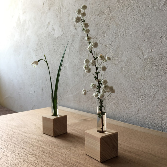 ひのきキューブ – 一輪挿し – フラワーベース 一輪挿し・花瓶