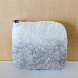 『あったかウォレット』羊毛フェルトのミニ財布 A：白 1枚目の画像