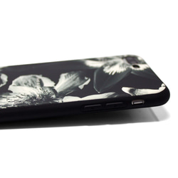 iphone7plusケース / iphone8plusカバー レザーケースカバー（花柄×ブラック）ブラックフラワー 4枚目の画像