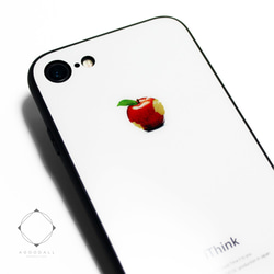 【曲げても落としても割れないガラス】 iphoneケースカバー（ホワイト×ブラック）赤リンゴ　耐衝撃 2枚目の画像