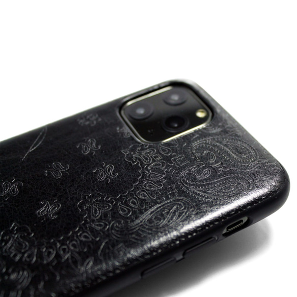 【iPhone16pro/15/14/13/13mini/12~】特殊エンボス加工レザーケースカバーペイズリー×ブラック 16枚目の画像